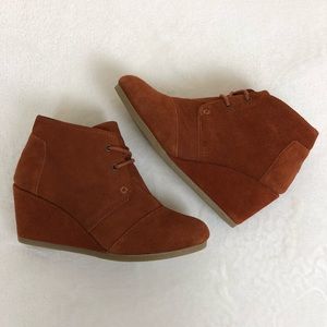 TOMS Kala Desert Wedge Bootie Size 6.5